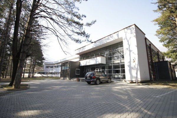 58 pacientë me COVID-19 po trajtohen në Spitalin e Pejës, 10 në gjendje të rëndë