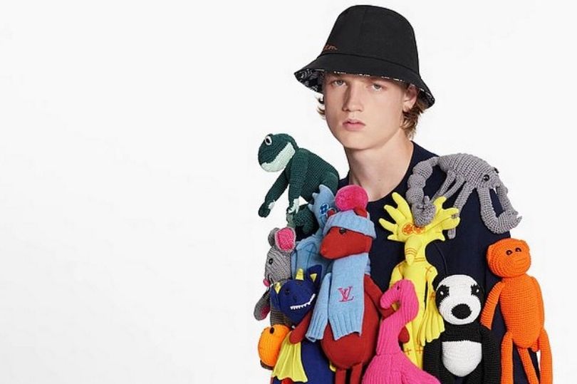 Louis Vuitton shet për 6.000 euro “bluzën më të shëmtuar në botë”