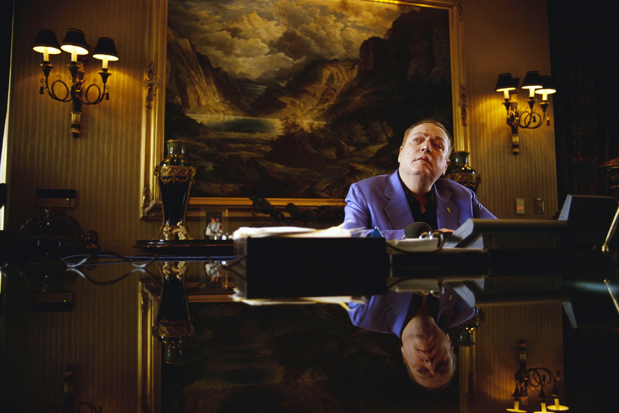 Vdiq Larry Flynt, themeluesi i revistës Hustler