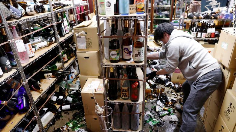 Një termet i fuqishëm godet Japoninë, të paktën 12 të lënduar