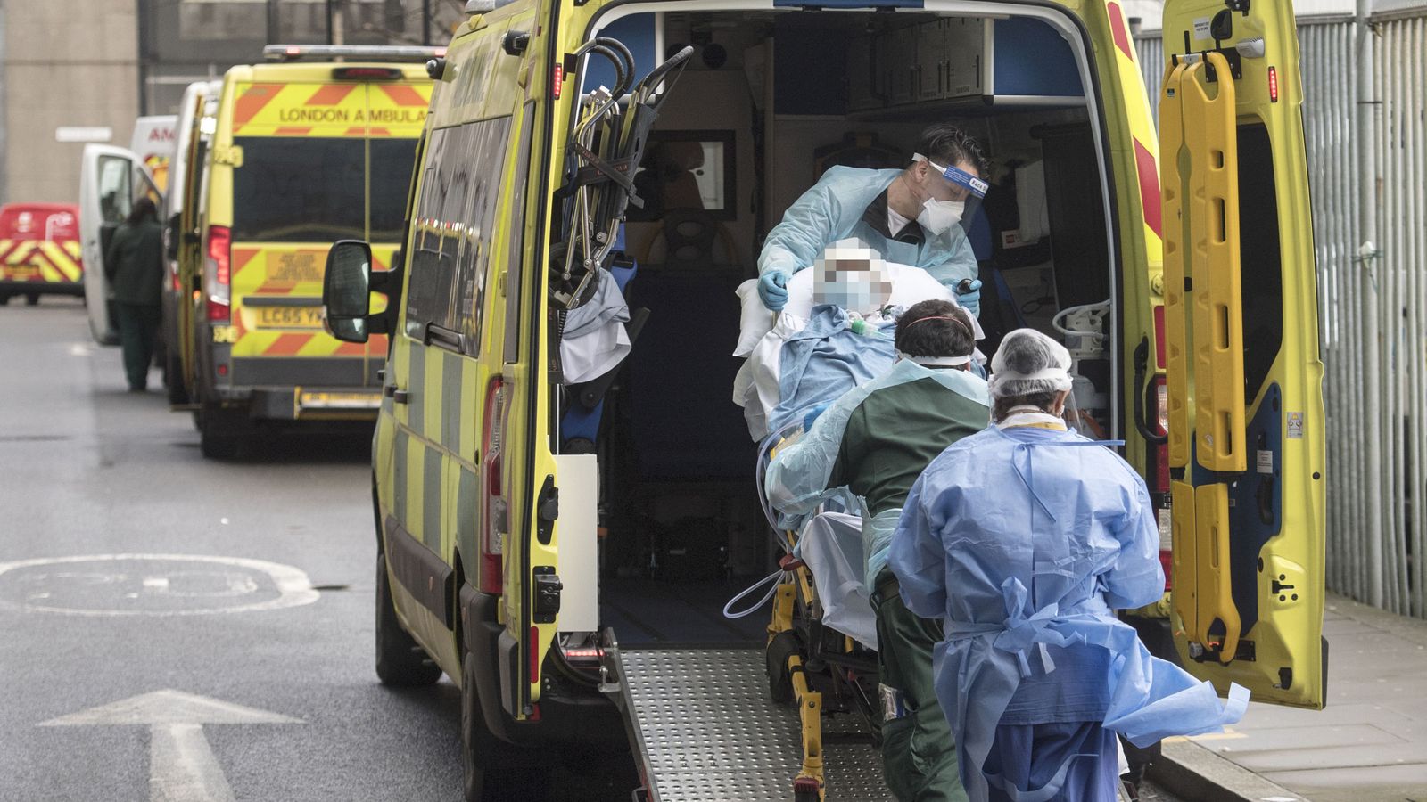 Britania e Madhe raporton 738 të vdekur nga koronavirusi në 24 orët e fundit