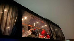 Në Mal të Zi sulmohet një autobus me turistë nga Kosova