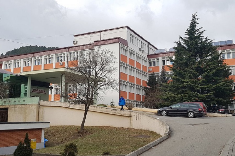 62 pacientë me COVID-19 po trajtohen në Spitalin e Pejës, 13 në gjendje më të rëndë