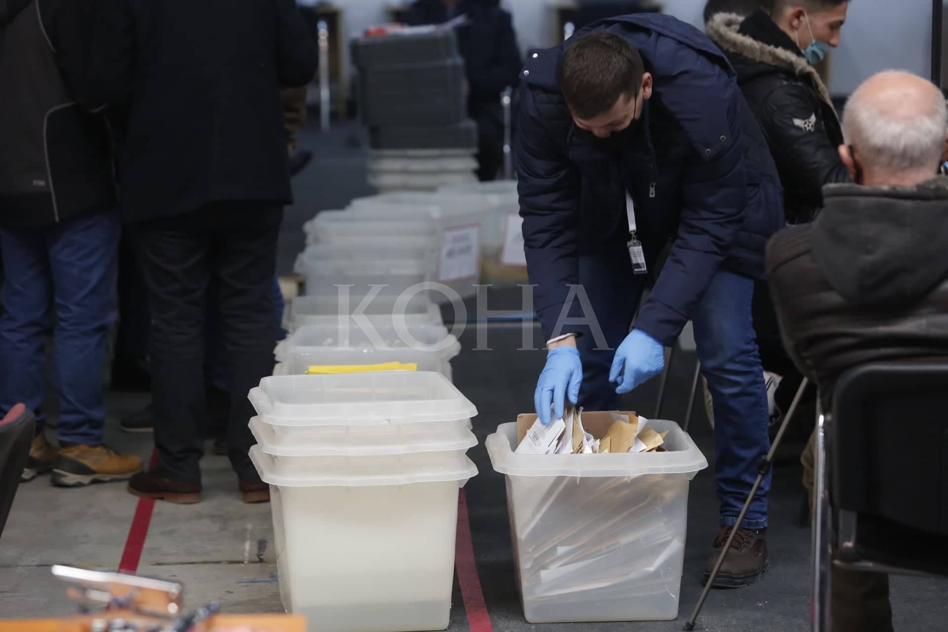 AKR-ja kërkon rinumërim të të gjitha fletëvotimeve në Kosovë