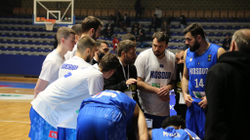 Fjalët e rënda të grekut Marmarinos shpresohet t’i zgjojnë basketbollistët e Kosovës