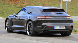 Porsche më 4 mars vjen me versionin e ri të modelit Taycan