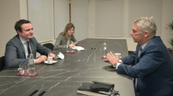Kurti ia shpalos ambasadorit gjerman prioritetet e tij