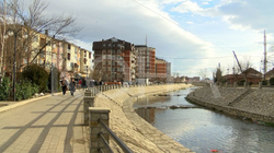 Shoqata “Përkorë”: Me bekimin e kishës, Serbia vrau 633 civilë në Podujevë
