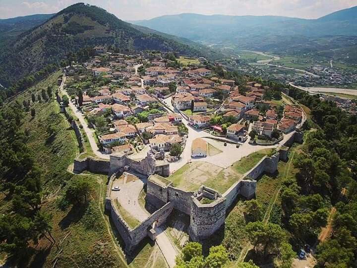 Kalaja e Beratit atraksion turistik edhe në vitin pandemik
