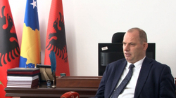 Lladrovci ndërhyn në kryesimin e seancës, votat numërohen keq