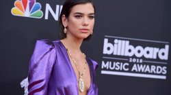 Dua Lipa ju mëson si të vallëzoni