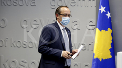 Hoti e uroi presidentin e SHBA-së me anglishte të dobët, falënderoi Trumpin
