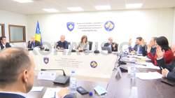 Anëtarët e VV-së: Reagimi i KQZ-së për aplikacionin online për mërgimtarët, absurd dhe i dëmshëm