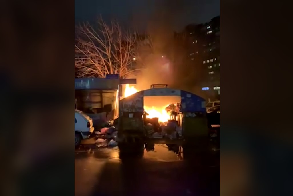 Kontejnerët në lagjen Dardania përfshihen nga zjarri [video]