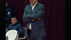 Peja mbetet pa trajner, Bash jep dorëheqje