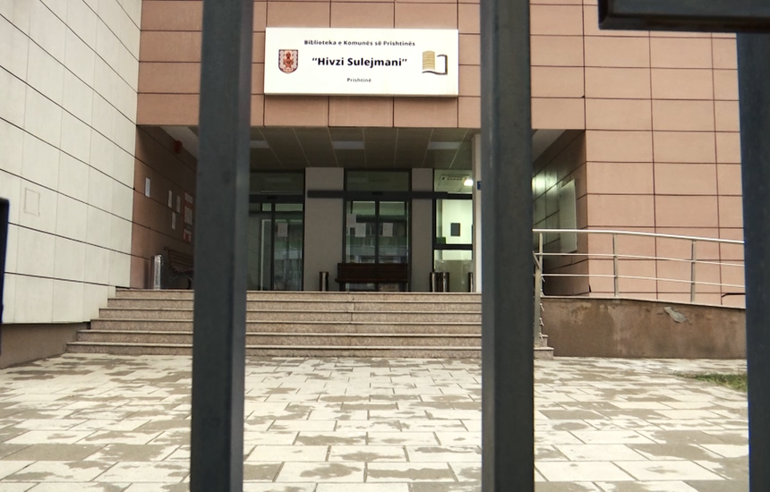 Disa shkrimtarë e përkrahin, e të tjerë e kundërshtojnë kërkesën e asamblistit Rifat Deri, që Biblioteka e Qytetit që ndodhet në lagjen “Dardania” nuk e meriton ta mbajë emrin e shkrimtarit Hivzi Sulejmani