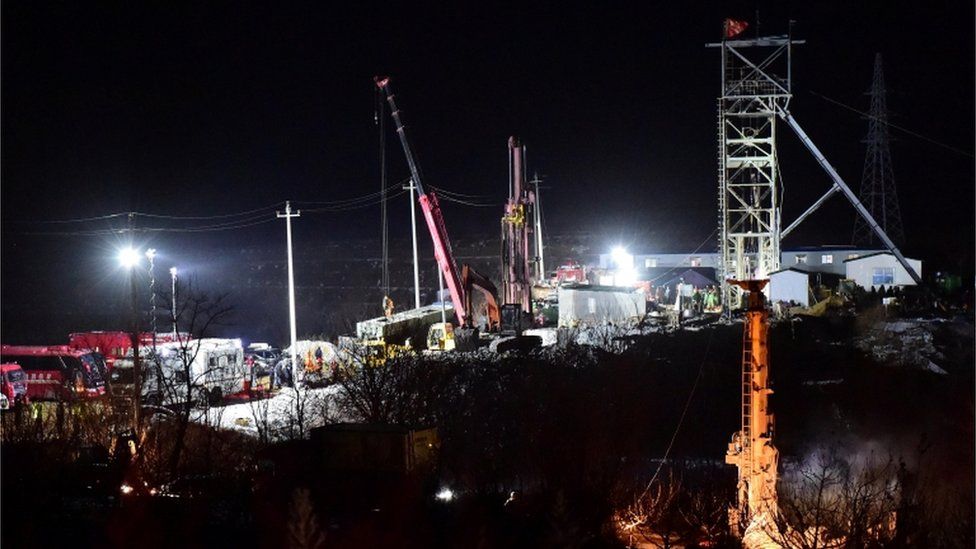 Shpresë për shpëtimin e minatorëve kinezë që u ngujuan tetë ditë më parë