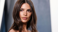 Emily Ratajkowski mohon se ka fryrë buzët, thotë se është normale të dukesh e ënjtur në shtatzëni