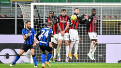 Ibrahimoviq realizon golin e epërsisë për Milanin në derbin ndaj Interit