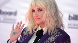 Kesha do ta lansojë këngën “Stronger”, e para për vitin 2021