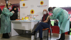 Infektologu në Shqipëri preket me COVID-19 dy javë pasi mori dozën e parë të vaksinës