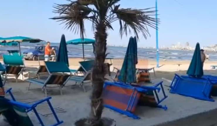 Vazhdon aksioni policor në Shqipëri për lirimin e hapësirave bregdetare