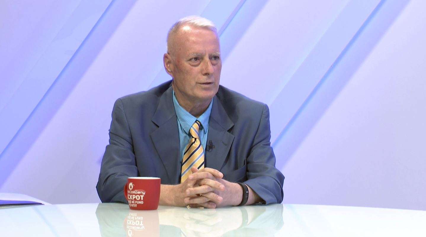 Rrëfimi i delegatit të 2 Korrikut: Qëndruam natë e ditë në Kuvend, nën kërcënim të armëve