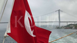 Turqia dërgon në paraburgim 16 gazetarë për terrorizëm