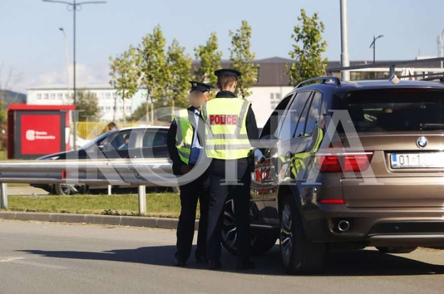 Dënohet një shofer i autobusit në kryeqytet për përdorim të telefonit gjatë vozitjes