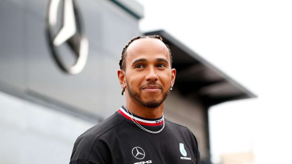 Hamiltoni vazhdon kontratën me Mercedesin edhe për dy vjet