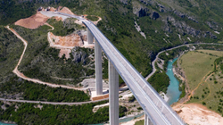 Kina mund t'i marrë tokë Malit të Zi për shkak të mospagesës së kredisë