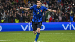 “Radio Jorginho” i bëri italianët të festojnë dhe ëndërrojnë trofeun