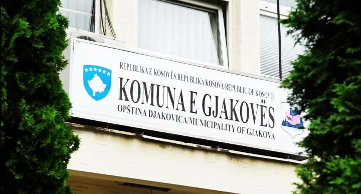 FDH-ja kërkon nga Komuna e Gjakovës ta tërheqë padinë ndaj Gashiqit