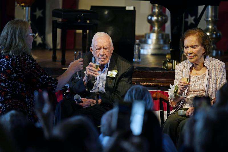 Ish-presidenti amerikan Jimmy Carter festoi 75-vjetorin e martesës
