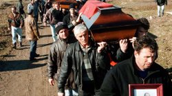 “Ushtarët serbë me kokat e të vrarëve kishin luajtur futboll”