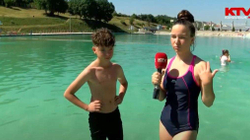 Vëlla e motër, tentojnë garat në not