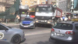 Policia përfshihet në një aksident trafiku në Prishtinë