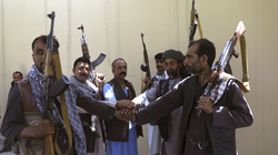 Afganistani përsëri në duar të talebanëve