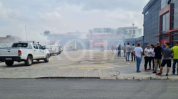 Kaplohet nga zjarri një supermarket në Lipjan