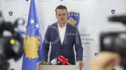 Gashi i reagon Kurtit për situatën në veri: Mos krijo panik pa nevojë