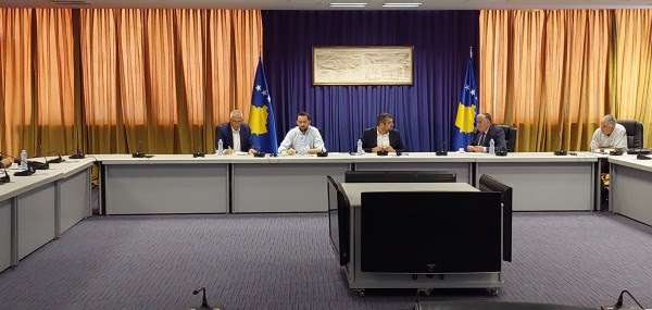 Hoti në takimin e parë zyrtar pret familjarët e personave të zhdukur