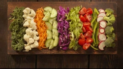 5 ushqimet që hahen të papërpunuara për përfitime maksimale shëndetësore