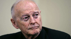 Ish-kardinali McCarrick akuzohet për abuzim seksual me adoleshentë