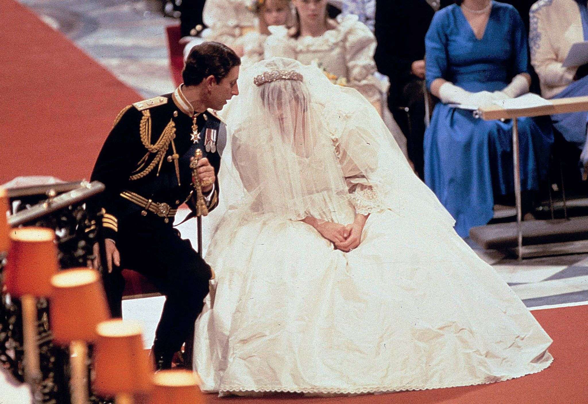 Fustani i nusërisë i Princeshës Diana ekspozohet në Pallatin Kensington