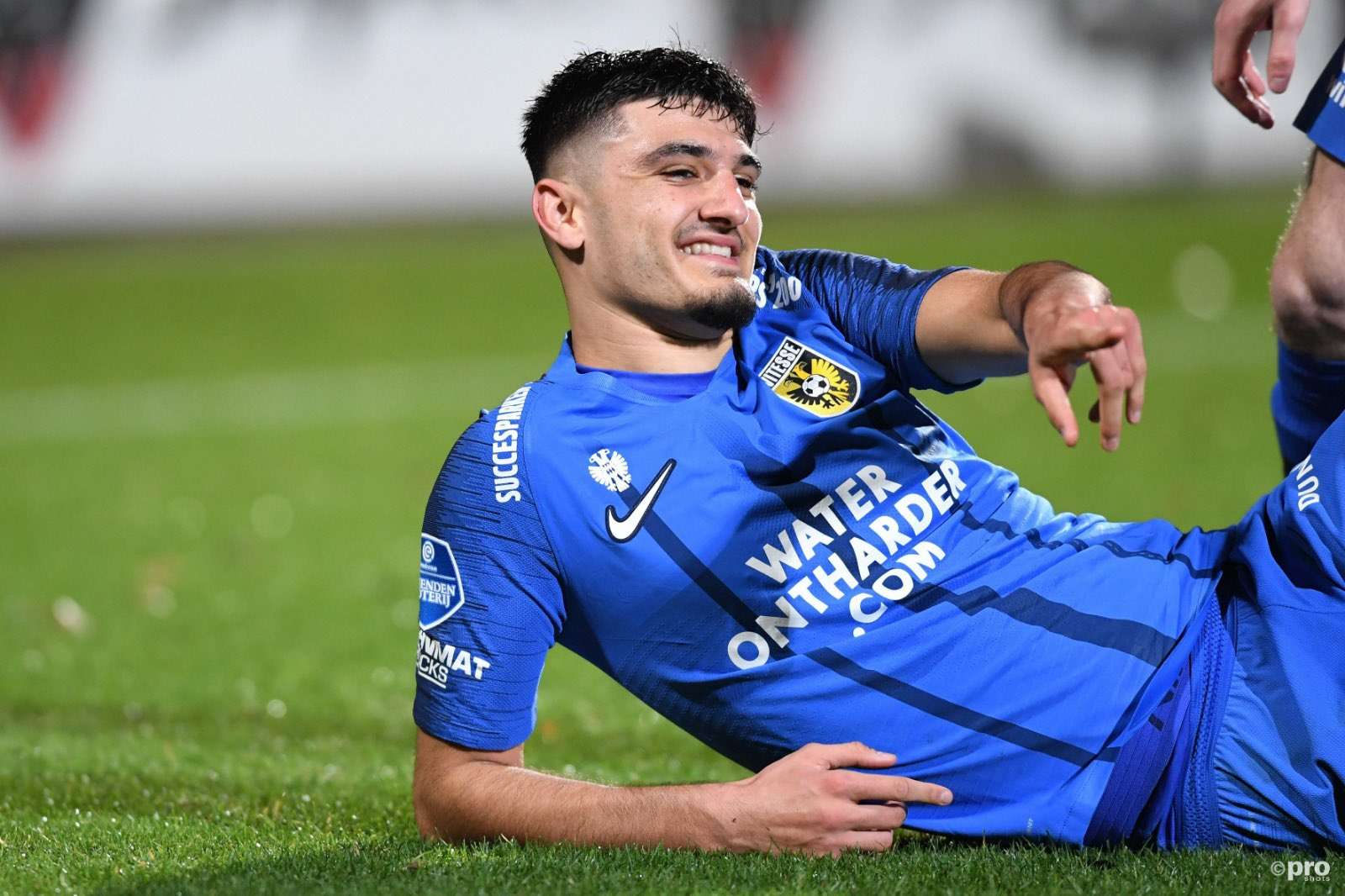 Chelsea i ofron kontratë të re Armando Brojës