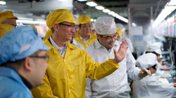 Kina bëhet furnizuesi më i madh i kompanisë “Apple”