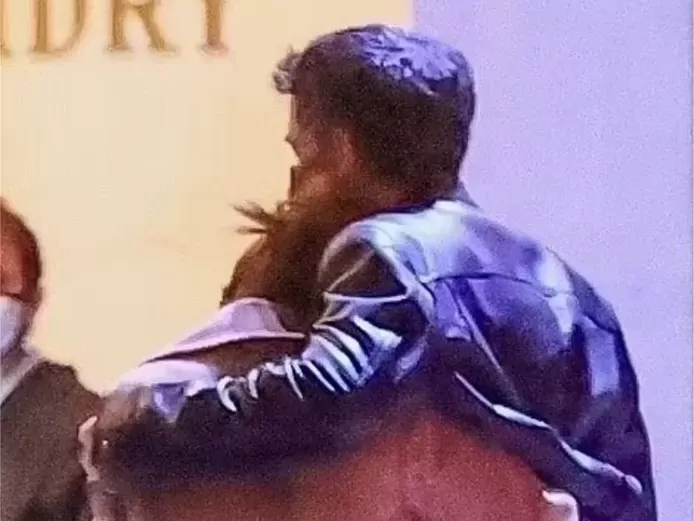 Lopez dhe Affleck “konfirmojnë” lidhjen, dalin të përqafuar në publik