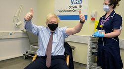 Kryeministri i Britanisë merr dozën e dytë të vaksinës së AstraZenecas
