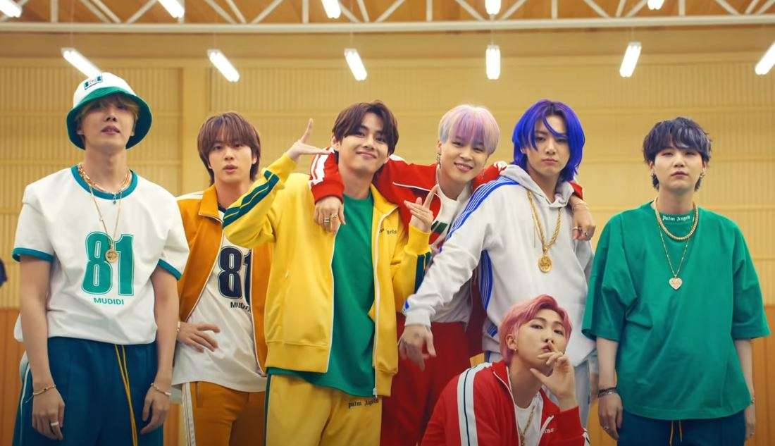 BTS sjell dy versione të ndryshme të këngës “Butter”
