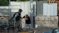 Policia izraelite përdor forcën ndaj protestuesve palestinezë, dhjetëra të lënduar